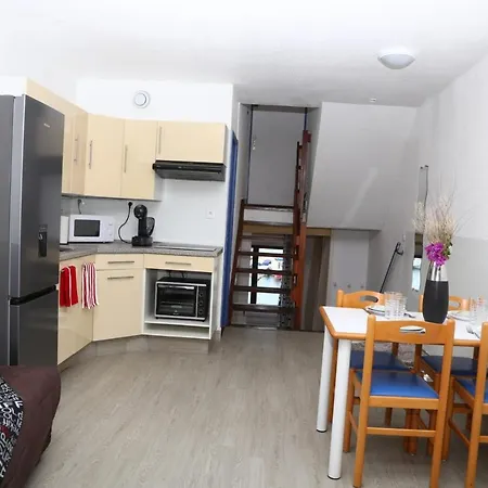 Beautiful Cocoon With Shared Pool In Appartement *