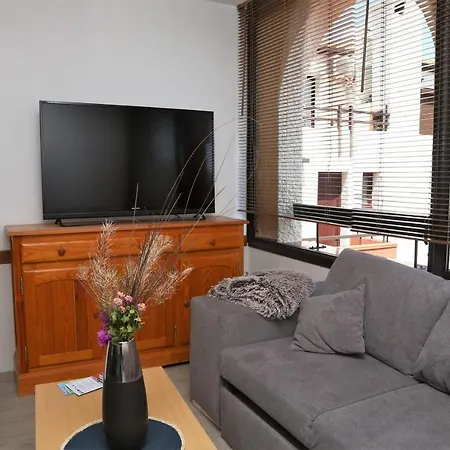 Beautiful Cocoon With Shared Pool In Appartement Le Barcarès