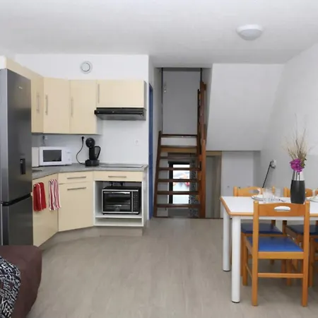 Appartement Beautiful Cocoon With Shared Pool In *