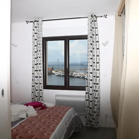 Beautiful Cocoon With Shared Pool In Διαμέρισμα Le Barcarès