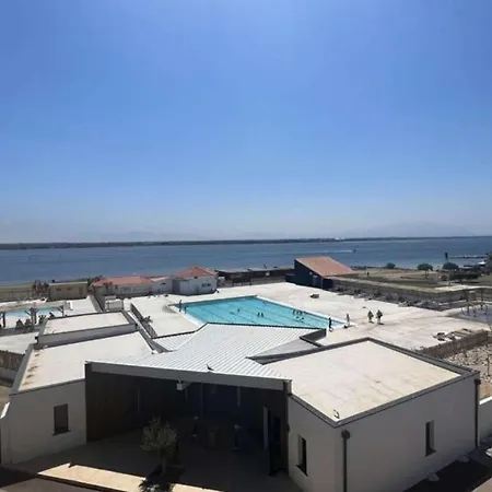 Beautiful Cocoon With Shared Pool In *